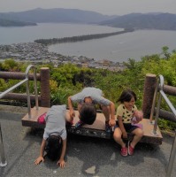 京都の天橋立で記念撮影です。