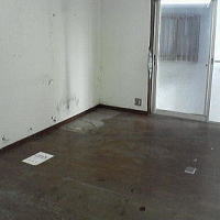 戸建てのハウスクリーニング,汚い床の写真